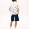 Camisa elástica con estampado náutico para niño