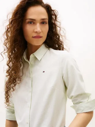 Camisa Oxford elástica a rayas de corte regular