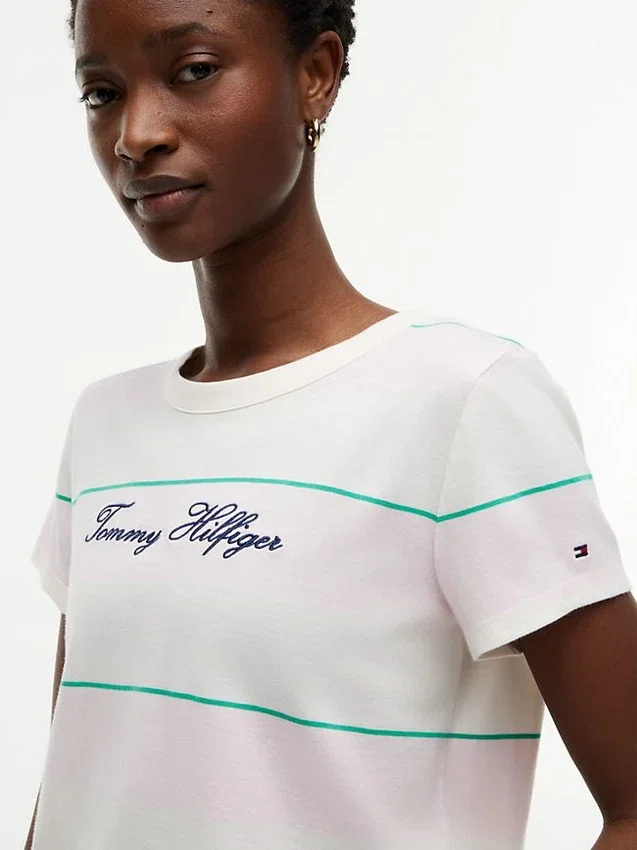 Camiseta a rayas con logotipo bordado Camiseta a rayas con logotipo bordado