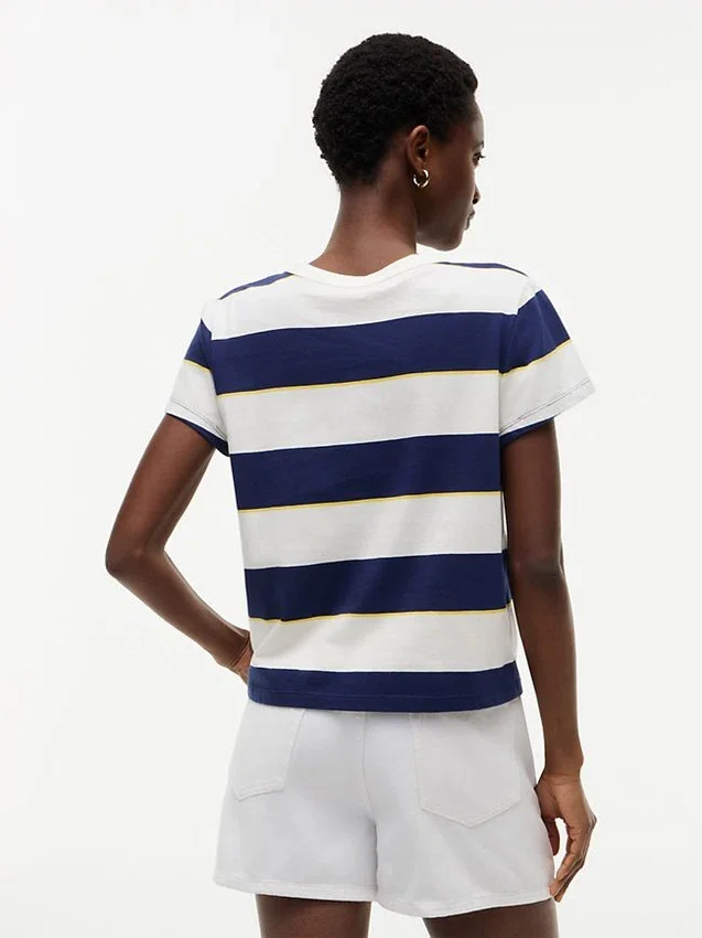 Camiseta a rayas con logotipo bordado Camiseta a rayas con logotipo bordado