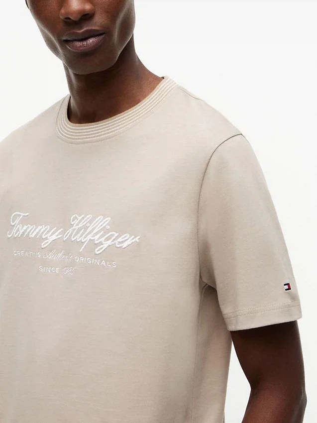 Camiseta a rayas con logotipo náutico Camiseta a rayas con logotipo náutico