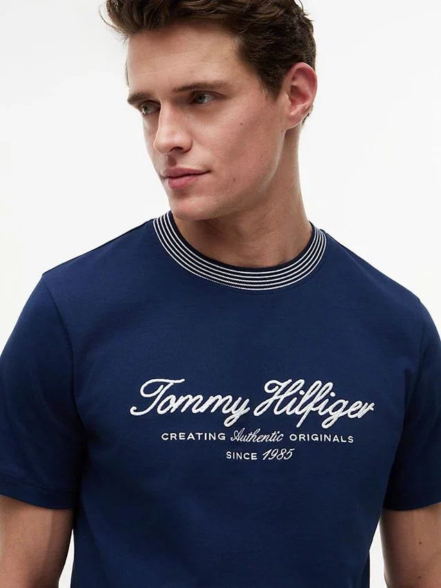 Camiseta a rayas con logotipo náutico Camiseta a rayas con logotipo náutico
