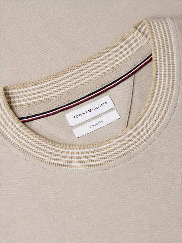 Camiseta a rayas con logotipo náutico Camiseta a rayas con logotipo náutico