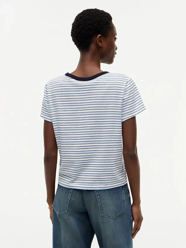 Camiseta a rayas con monograma en letra náutica Camiseta a rayas con monograma en letra náutica