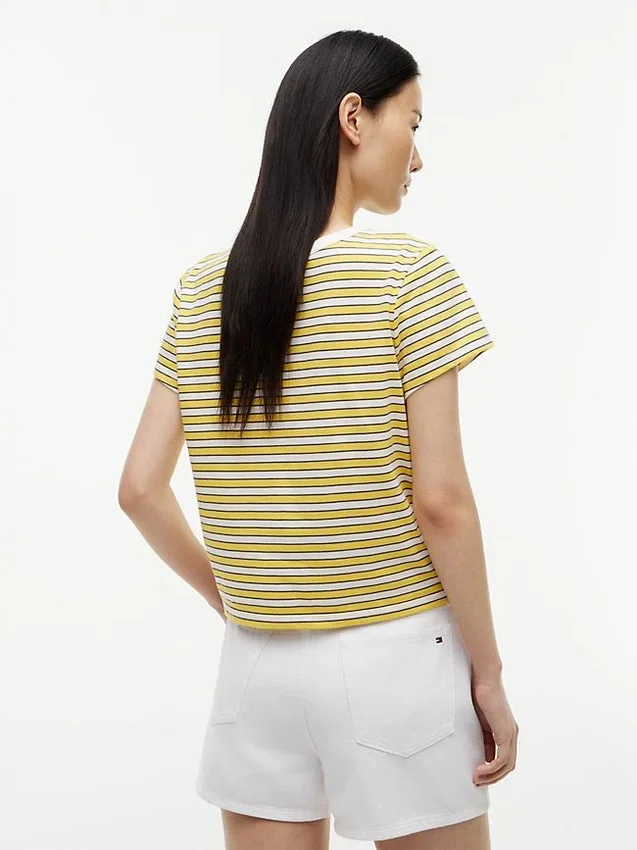 Camiseta a rayas con monograma en letra náutica Camiseta a rayas con monograma en letra náutica