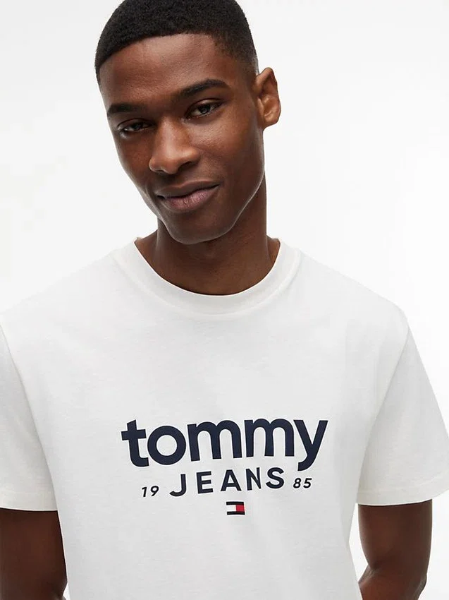 Camiseta ajustada con el logotipo de Tommy Jeans Camiseta ajustada con el logotipo de Tommy Jeans