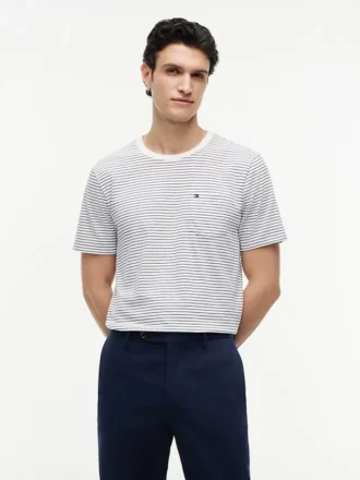 Camiseta con bolsillo a rayas