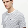 Camiseta con bolsillo a rayas Camiseta con bolsillo a rayas