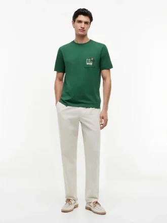 Camiseta con bolsillo y logotipo floral