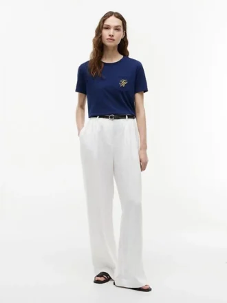 Camiseta con bolsillo y monograma bordado