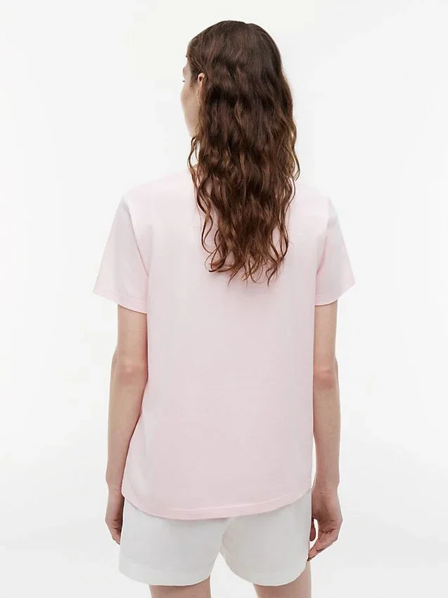 Camiseta con bolsillo y monograma bordado Camiseta con bolsillo y monograma bordado