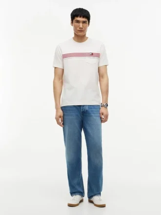 Camiseta con bolsillo y rayas en el pecho