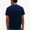 Camiseta con bolsillo y rayas en el pecho Camiseta con bolsillo y rayas en el pecho