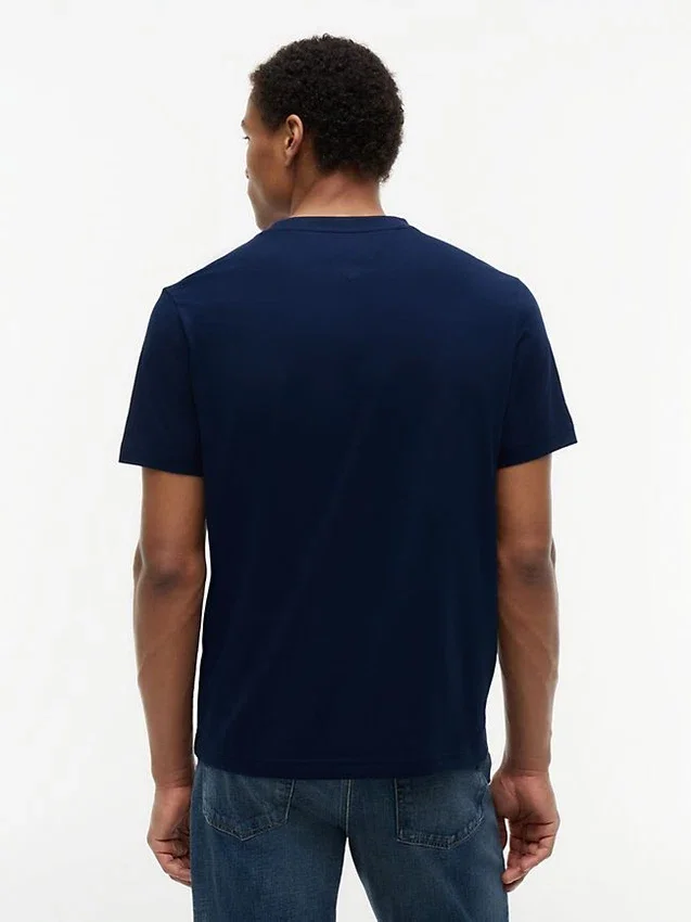 Camiseta con bolsillo y rayas en el pecho Camiseta con bolsillo y rayas en el pecho