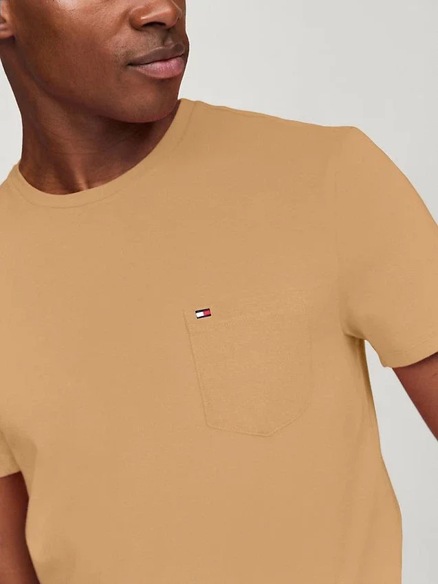 Camiseta con bolsillos para el día a día Camiseta con bolsillos para el día a día