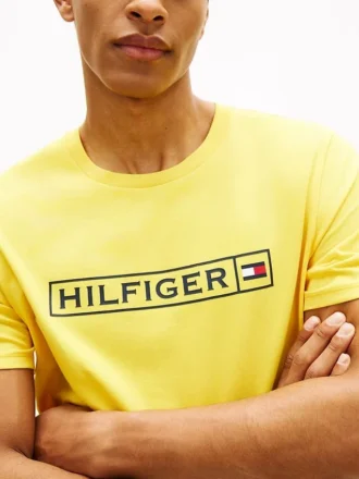 Camiseta con el logotipo de Hilfiger