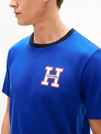Camiseta con el logotipo de Hilfiger