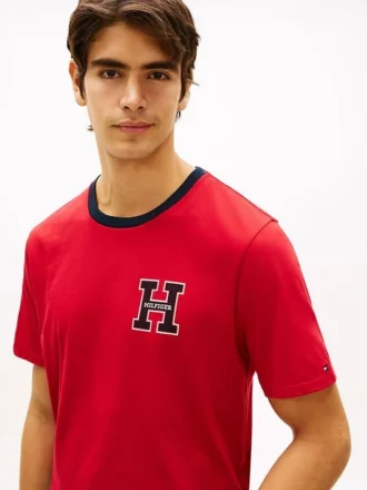 Camiseta con el logotipo de Hilfiger