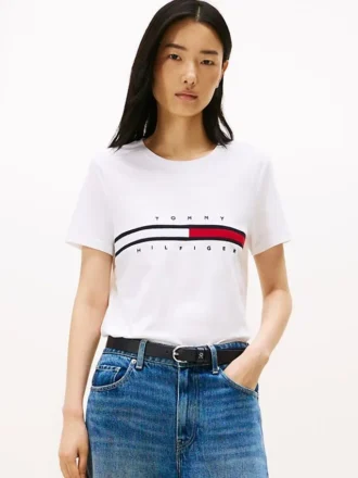 Camiseta con el logotipo de la bandera bordado