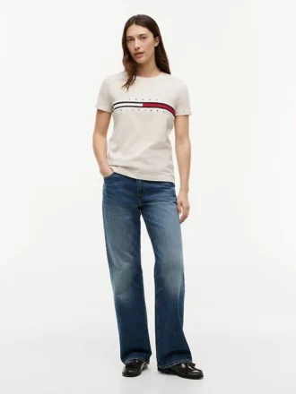 Camiseta con el logotipo de la bandera bordado