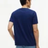 Camiseta con el logotipo de rayas característico de Hilfiger Camiseta con el logotipo de rayas característico de Hilfiger