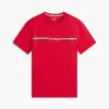 Camiseta con el logotipo de rayas característico de Hilfiger Camiseta con el logotipo de rayas característico de Hilfiger