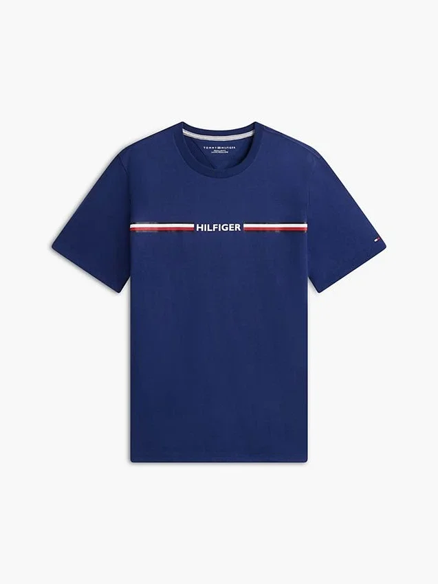 Camiseta con el logotipo de rayas característico de Hilfiger Camiseta con el logotipo de rayas característico de Hilfiger