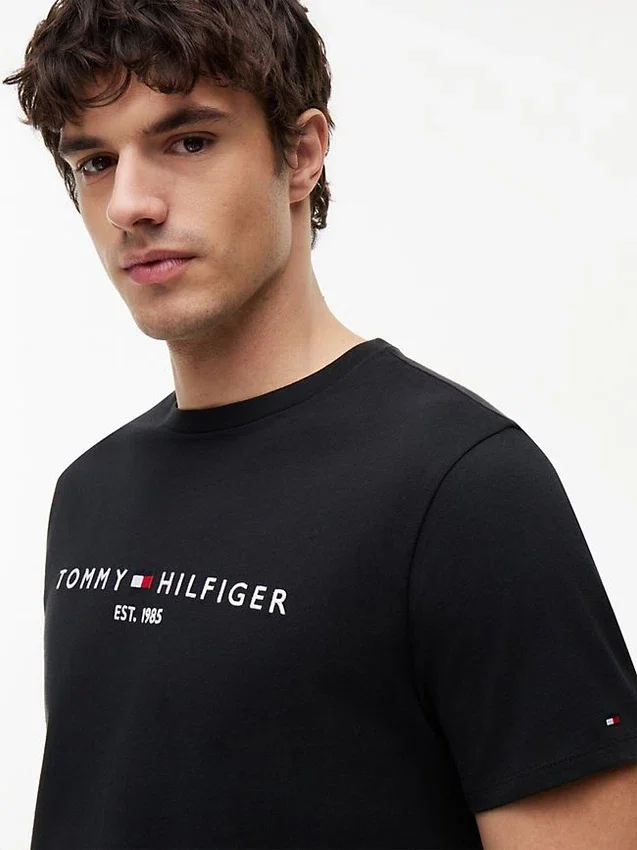 Camiseta con el logotipo de Tommy bordado Camiseta con el logotipo de Tommy bordado