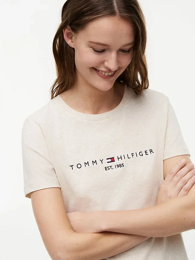 Camiseta con el logotipo de Tommy bordado Camiseta con el logotipo de Tommy bordado