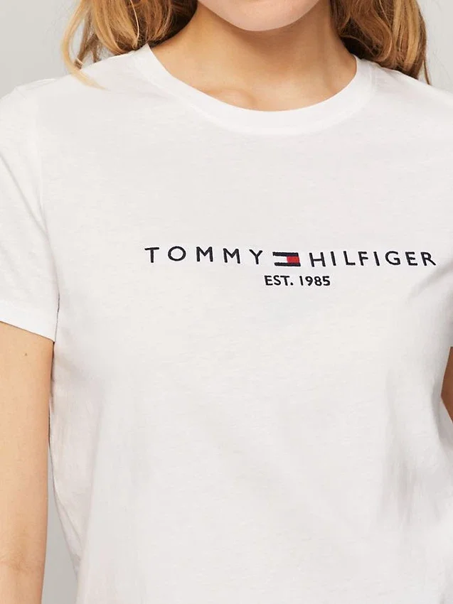Camiseta con el logotipo de Tommy bordado Camiseta con el logotipo de Tommy bordado