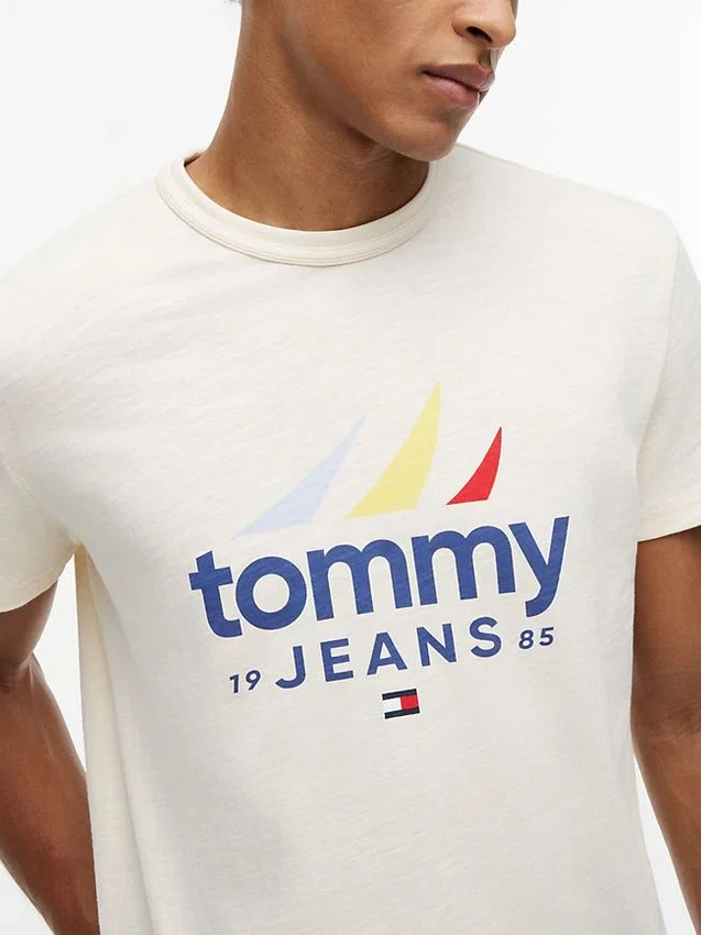 Camiseta con el logotipo de Tommy Jeans Sailing Camiseta con el logotipo de Tommy Jeans Sailing