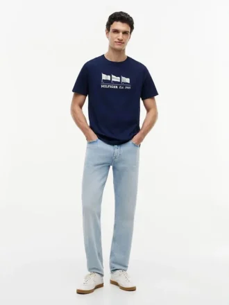 Camiseta con el logotipo de varias banderas de Hilfiger