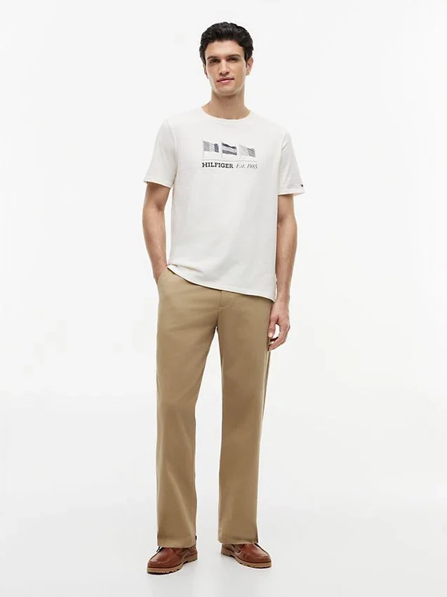 Camiseta con el logotipo de varias banderas de Hilfiger Camiseta con el logotipo de varias banderas de Hilfiger