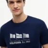 Camiseta con el logotipo de varias banderas de Hilfiger Camiseta con el logotipo de varias banderas de Hilfiger