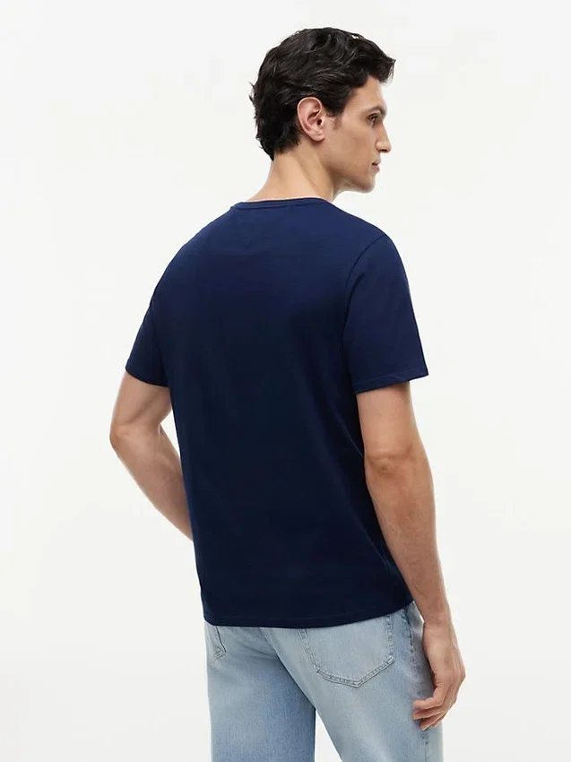 Camiseta con el logotipo de varias banderas de Hilfiger Camiseta con el logotipo de varias banderas de Hilfiger
