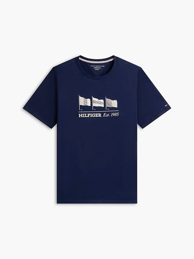 Camiseta con el logotipo de varias banderas de Hilfiger Camiseta con el logotipo de varias banderas de Hilfiger