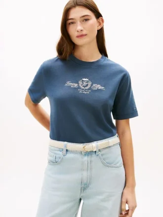 Camiseta con el logotipo del club bordado