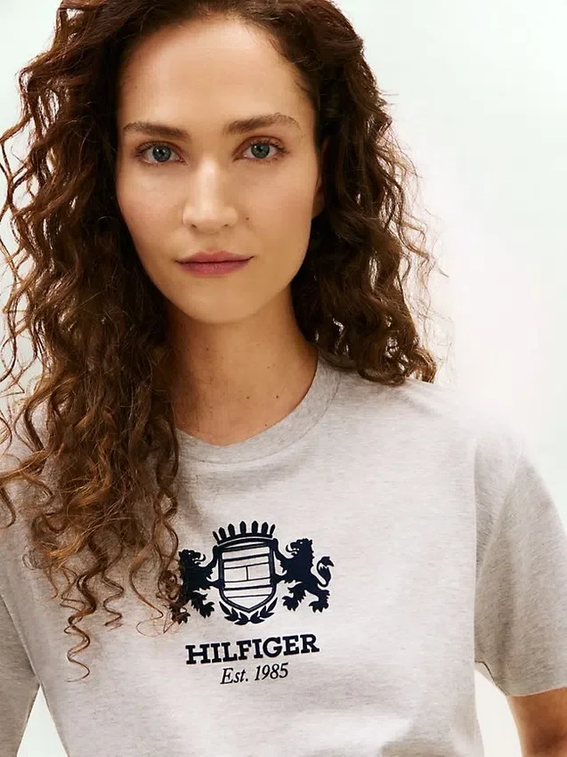 Camiseta con el logotipo del escudo de Hilfiger Camiseta con el logotipo del escudo de Hilfiger