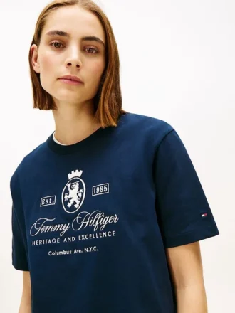 Camiseta con el logotipo Script Crest bordado