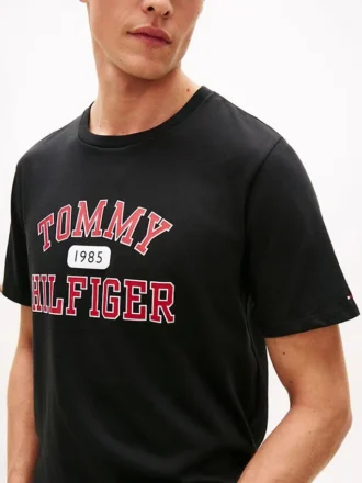 Camiseta con el logotipo Tommy Varsity