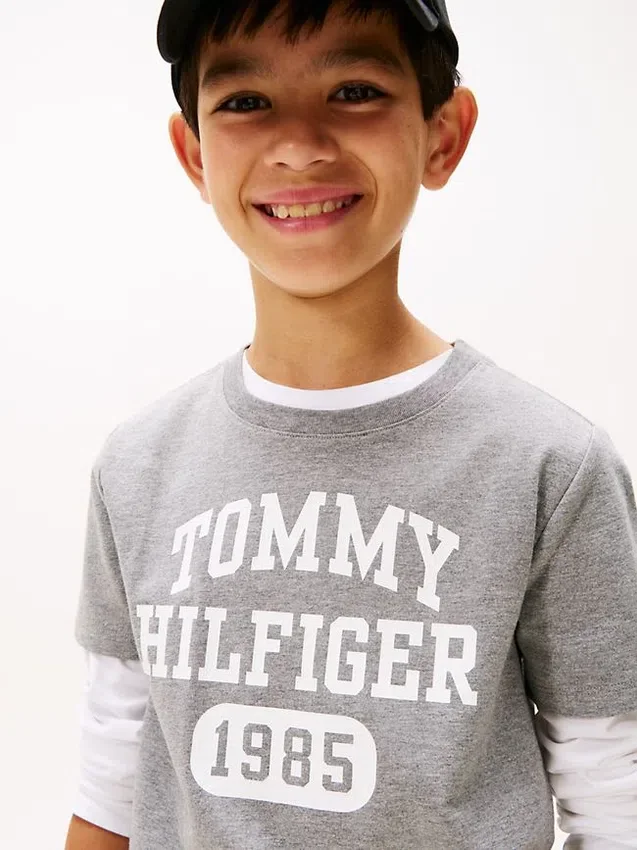 Camiseta con el logotipo Varsity para niños Camiseta con el logotipo Varsity para niños