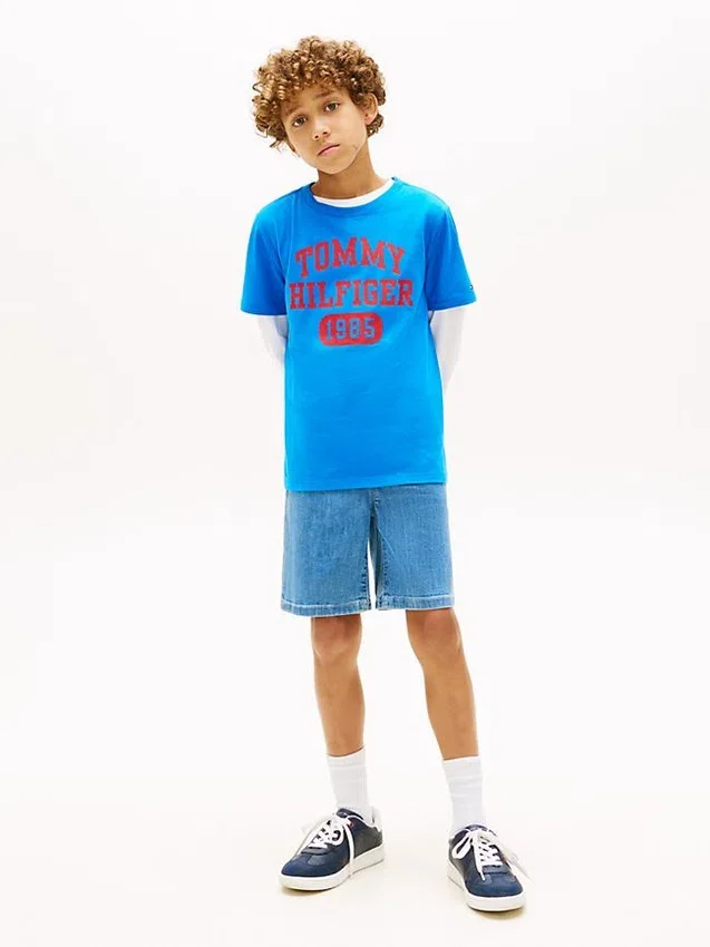 Camiseta con el logotipo Varsity para niños Camiseta con el logotipo Varsity para niños