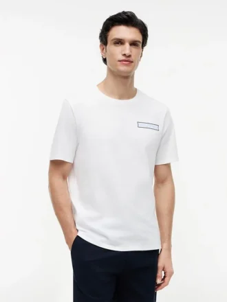 Camiseta con estampado costero