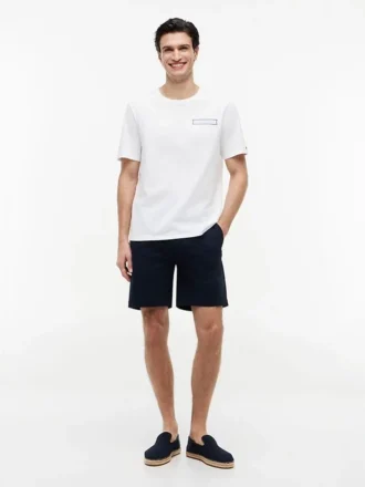 Camiseta con estampado costero
