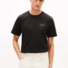 Camiseta con estampado de palmera en la espalda
