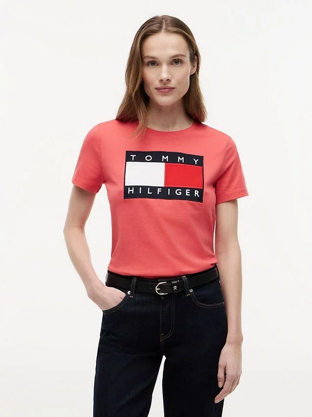 Camiseta con gran logotipo de bandera Camiseta con gran logotipo de bandera