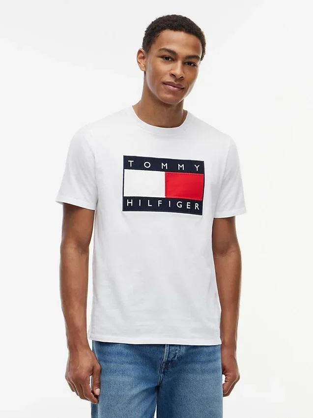 Camiseta con gran logotipo de bandera Camiseta con gran logotipo de bandera