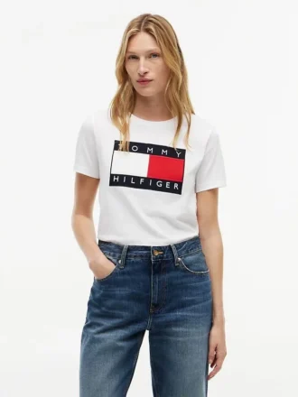 Camiseta con gran logotipo de bandera