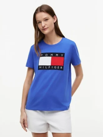 Camiseta con gran logotipo de bandera