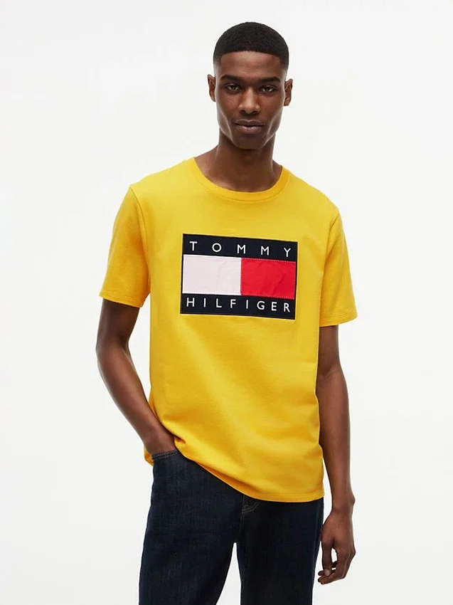 Camiseta con gran logotipo de bandera Camiseta con gran logotipo de bandera